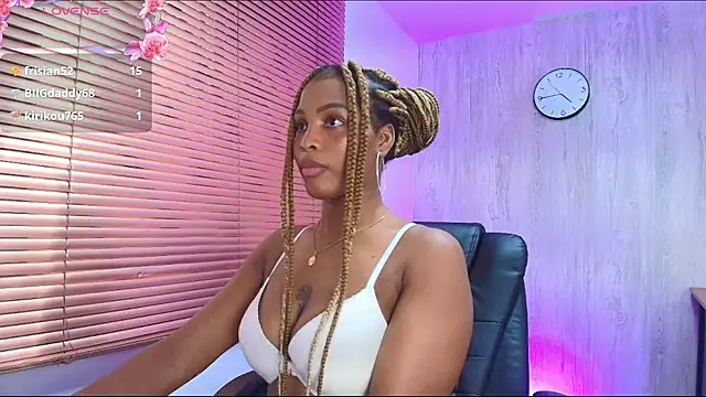 Naughty and horny - AuroraBrow adlı kamera modelinin videosu