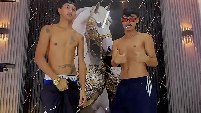 Aktfotos mit Arsch- und Oralsex - video by gustavo_saaled19_ cam model