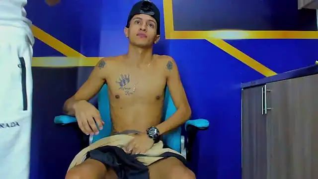 hot kiss and masturbation - video by gustavo_saaled19_ cam model