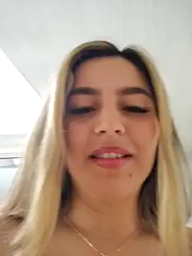 Finger pussy - video by CelesteBlaze_ cam model