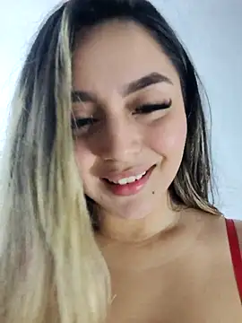 Lots of laughter while I'm fucking with my dildo  en 4 - video by CelesteBlaze_ cam model