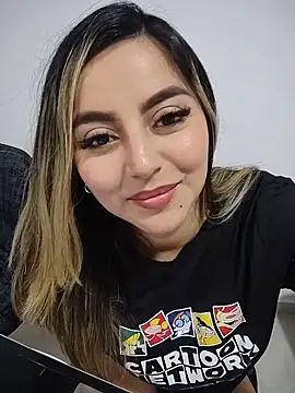 Look how I'm dying of laughter while I fuck myself - video by CelesteBlaze_ cam model