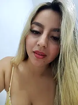 blowjob -play with my pussy - video by CelesteBlaze_ cam model