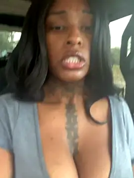Car Play - video di MistiSavannah modella di cam
