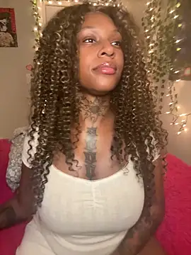 GMMIE LOAD IN MY TIGHT AZZ - video di MistiSavannah modella di cam