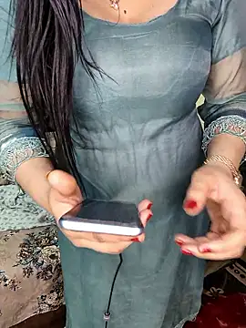 Viral pussy fingering video — filmik PRIYA_22, modela(-lki) na kamerkach