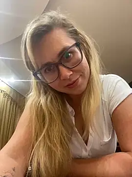 Оргазм з іграшкою - video by Crystal00Girl cam model