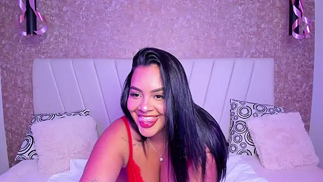 I feel sexy in red ♥️ - clip cu Amaranta_carey model videochat
