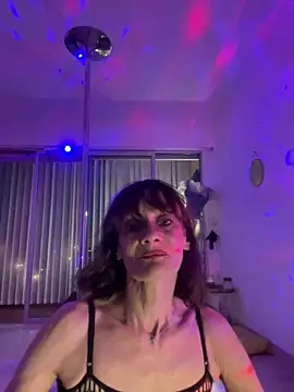 Lumieres et caméra qui suit - clip cu Chris06d22@xh model videochat