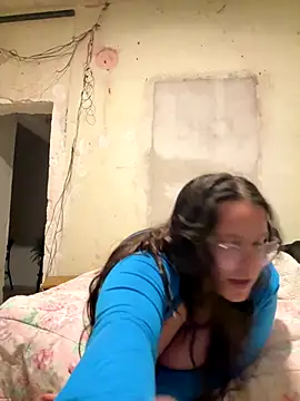 [8 Nov 18:18] Public Show - vídeo de isanhaiaka modelo de câmara