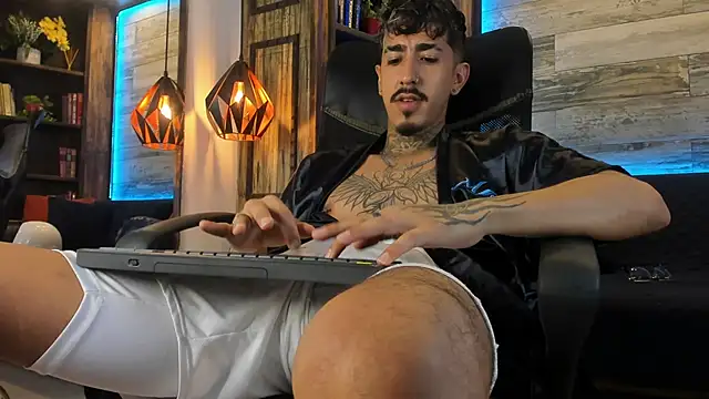 Too relaxed at home, let's kiss, let's put on hot, play with my wet cock and take my milk - video av Donovan_Desmond cam model
