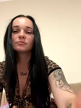 Jumping On My Favorite Dildo - Face & Back - video di Baby_Eva23 modella di cam