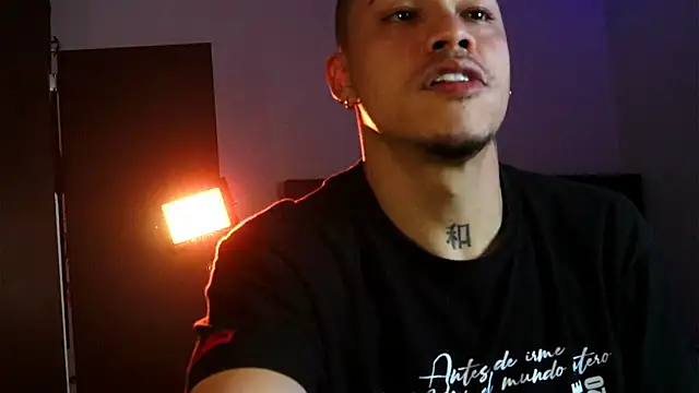 Public Show - vídeo de la modelo de cam AlphaMasterXxx