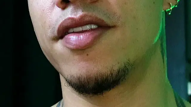 [1 Dec 23:13] Public Show - video by AlphaMasterXxx cam model