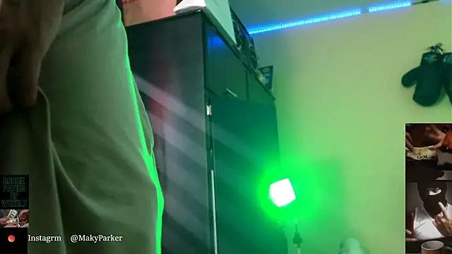 [6 Dec 14:55] Public Show - vídeo de la modelo de cam AlphaMasterXxx