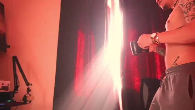 [3 Feb 15:15] Public Show – video od webkamerové modelky AlphaMasterXxx