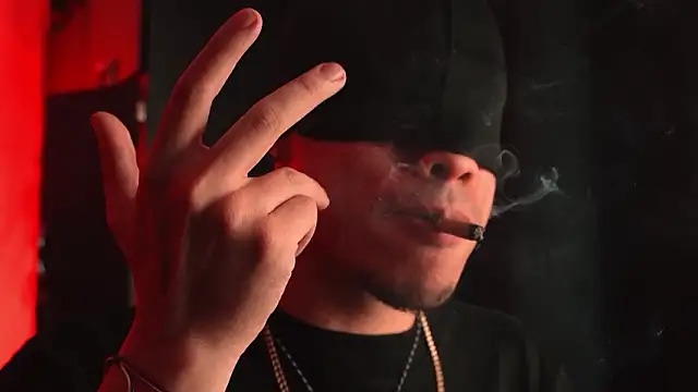 [30 Mar 19:16] Public Show - vídeo de la modelo de cam AlphaMasterXxx