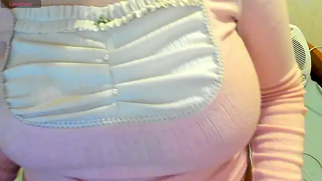 very tied breasts - video by MilisaSweet777 cam model