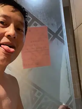 [14 Dec 13:04] Public Show in the showerroom - video của người mẫu cam maxime0928