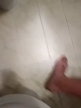 [16 Aug 02:28] Public Show - vidéo du modèle de showcams Empi19cm