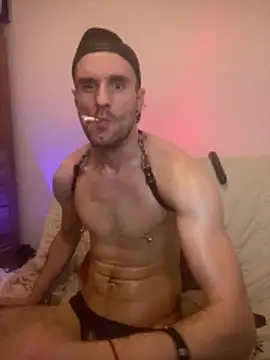 [25 Oct 13:42] Public Show - video by pervobooy cam model