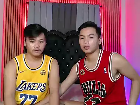 FRENSHKISS – video modela na kameri hot_emman