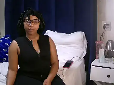 [25 Nov 04:01] showing and spanking ass - video by Babysex32 cam model