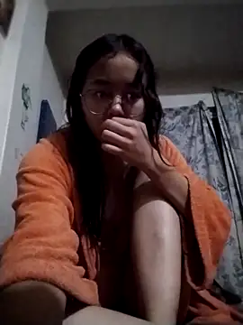 [11 Nov 21:54] Public Show - video by Sweetemily10 cam model