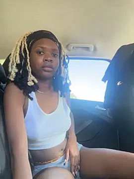 🔞Naked masturbation in my car🔞－カメラキャストのTumieSupremeの動画