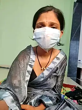 [1 Jan 17:49] Private Show - video di Shivani2002 modella di cam