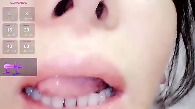 近距离看牙齿 - video by Mya8860 cam model