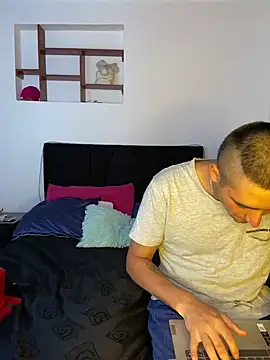 A finger ass  both - hotwife26 adlı kamera modelinin videosu