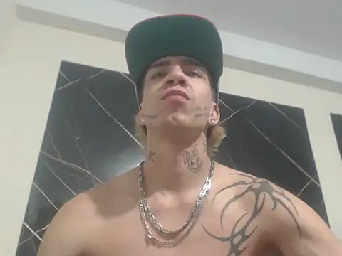 lick my body - vidéo du modèle de showcams Dan_jonson15