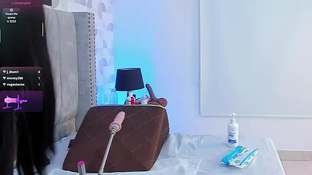 extreme fucking with the machine and at the end I ride you like a madman - Vídeo de natasha_moreno, modelo de vídeos