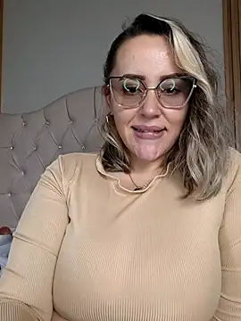 Lick fingers...naked twerk and play pussy - video by CurvyLust_x cam model