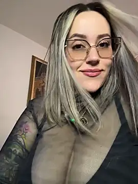 SEXY ANNIE 🥵-カメラキャストのCurvyLust_xの動画