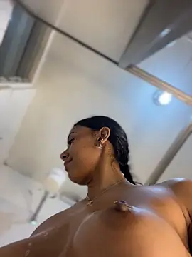 How about this cake with some milk? - video by MiilaBlake cam model