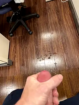 Office Cumshot - video by 66Retro99 cam model