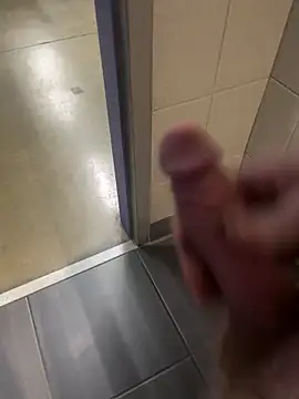 Cumshot with bathroom door open! - 66Retro99 adlı kamera modelinin videosu