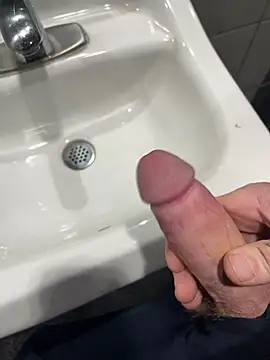 Cumshot in Sink - відео від вебкаммоделі 66Retro99