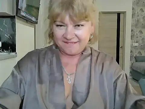 Hardcore squirting with a big dildo - video by Sweet4104 cam model