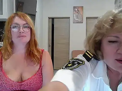 Striptease, 2 butts , pussi licking - video by Sweet4104 cam model