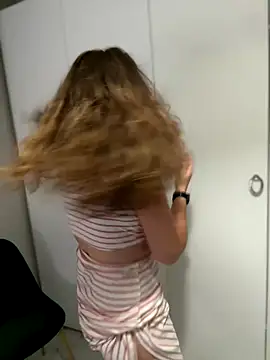 [20 Sep 22:23] Public Show - відео від вебкаммоделі TenderLaGlamor