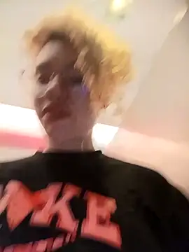 A little bit of fun👅 - video by SirenRouge_69 cam model