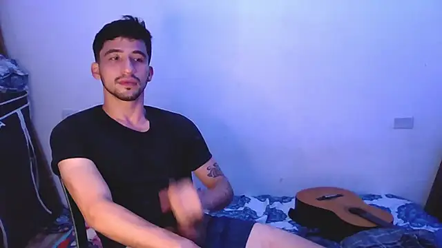 Full pvt of masturbation – video od webkamerové modelky Kenji_asuara