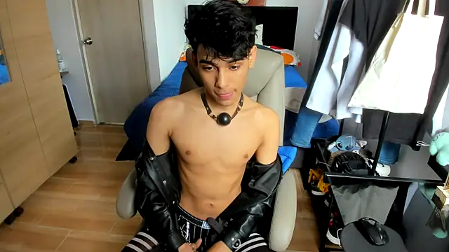 Little slave have a masturbation and rol play sumissive