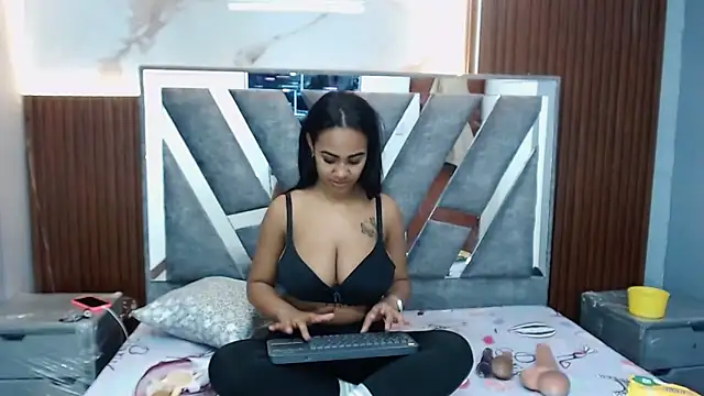 Private Show - video by sanabrl_tits cam model