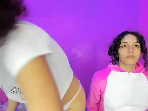 sexy girls - TeensNews18 adlı kamera modelinin videosu