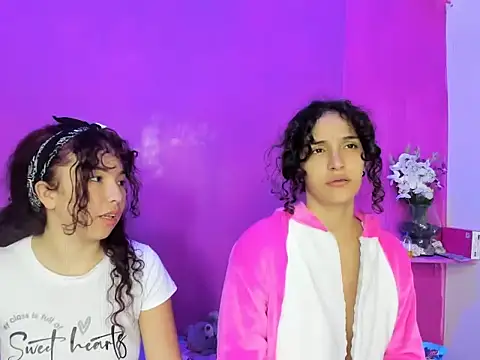 Cowgirl - TeensNews18 adlı kamera modelinin videosu