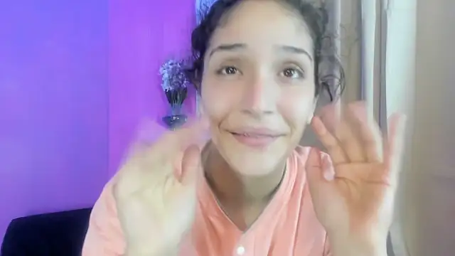 cute - video by TeensNews18 cam model